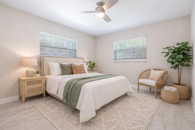 Building Photo - 4106 W Carmen St