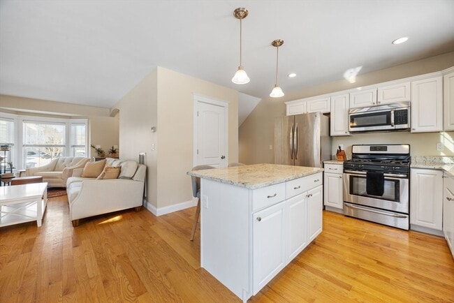 Building Photo - 90 Turtle Brook Rd