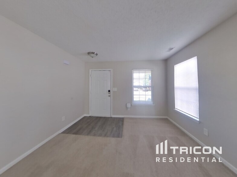 Building Photo - 7237 Kimble Dr
