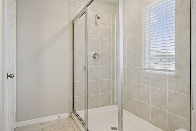 Building Photo - 3/2.5/2 Townhome in SummerLake