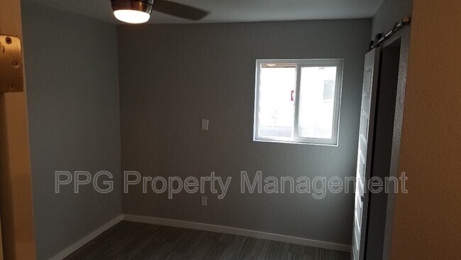 Building Photo - 5202 N 8th Pl