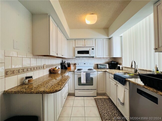 Building Photo - 3442 NE Causeway Blvd