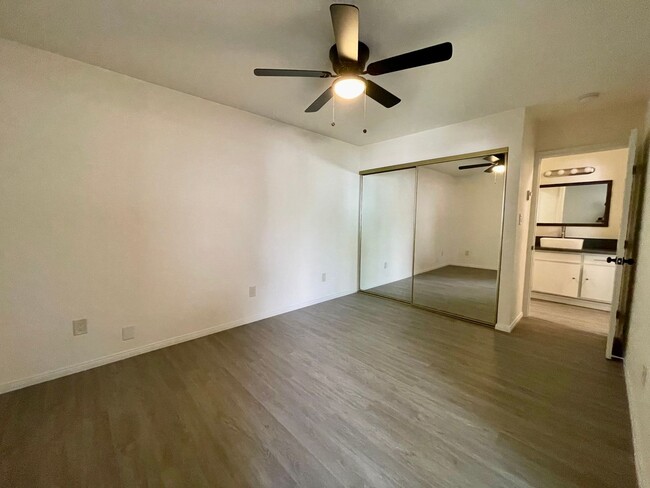 Building Photo - 1 Bed/1 Bath Condo With Bonus Room