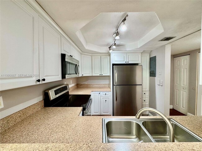 Building Photo - 3610 SW 114th Ave