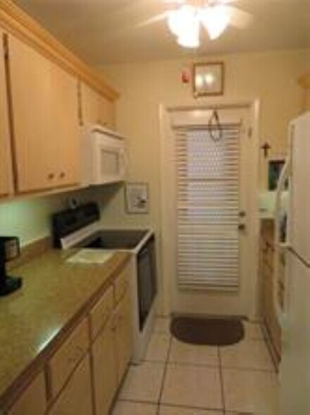 Primary Photo - 6200 NE 22nd Way
