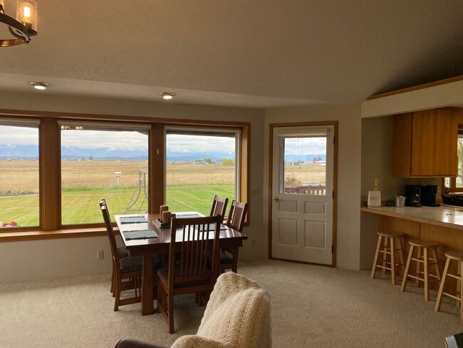 Building Photo - 391 N Somers Rd