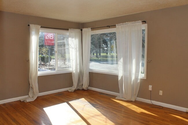 Building Photo - 4728 SE 92nd Ave