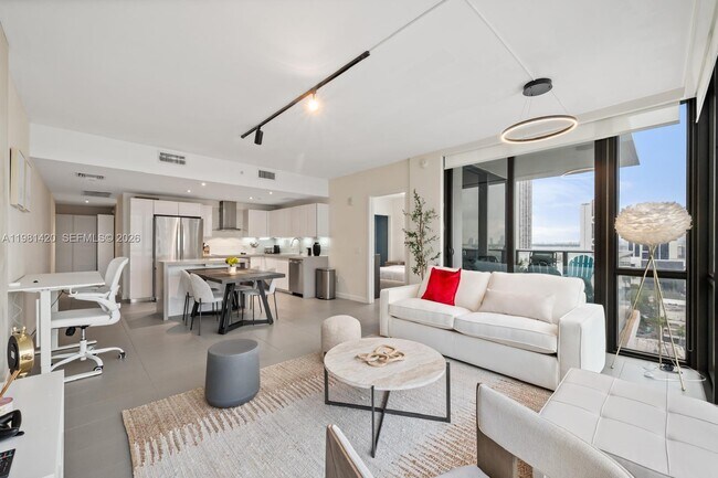 Building Photo - 1600 NE 1st Ave