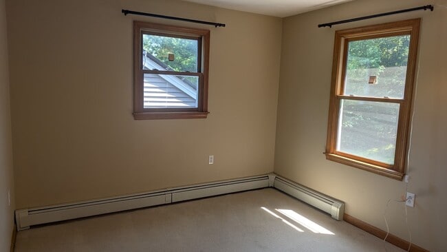 Building Photo - ***Please Respond Directly to the Online L...