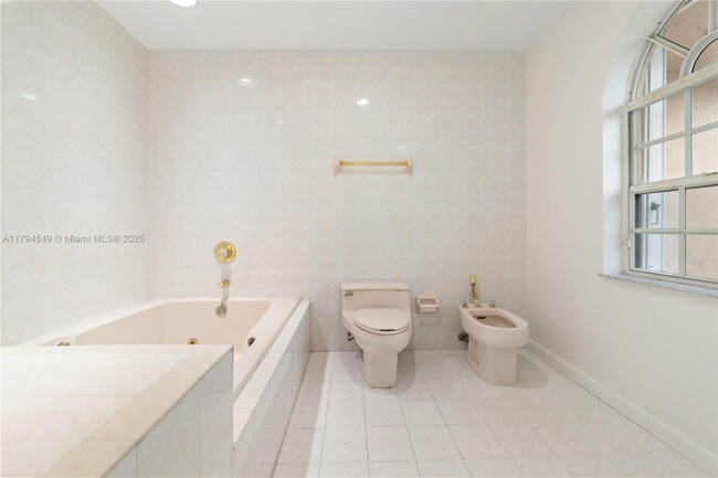 Building Photo - 8820 SW 57th St