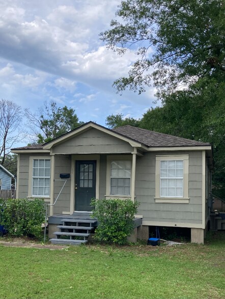 Primary Photo - 406 N Texas St
