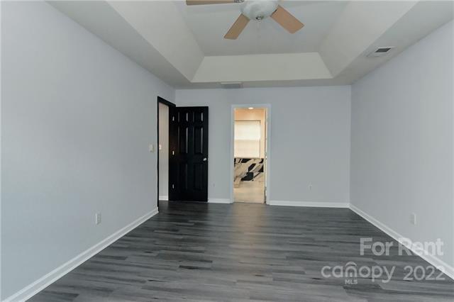 Building Photo - 517 Chadmore S Dr