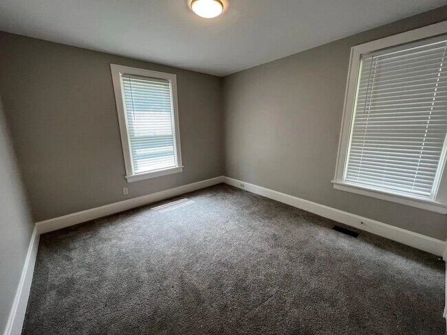 Building Photo - 4130 Talbert St