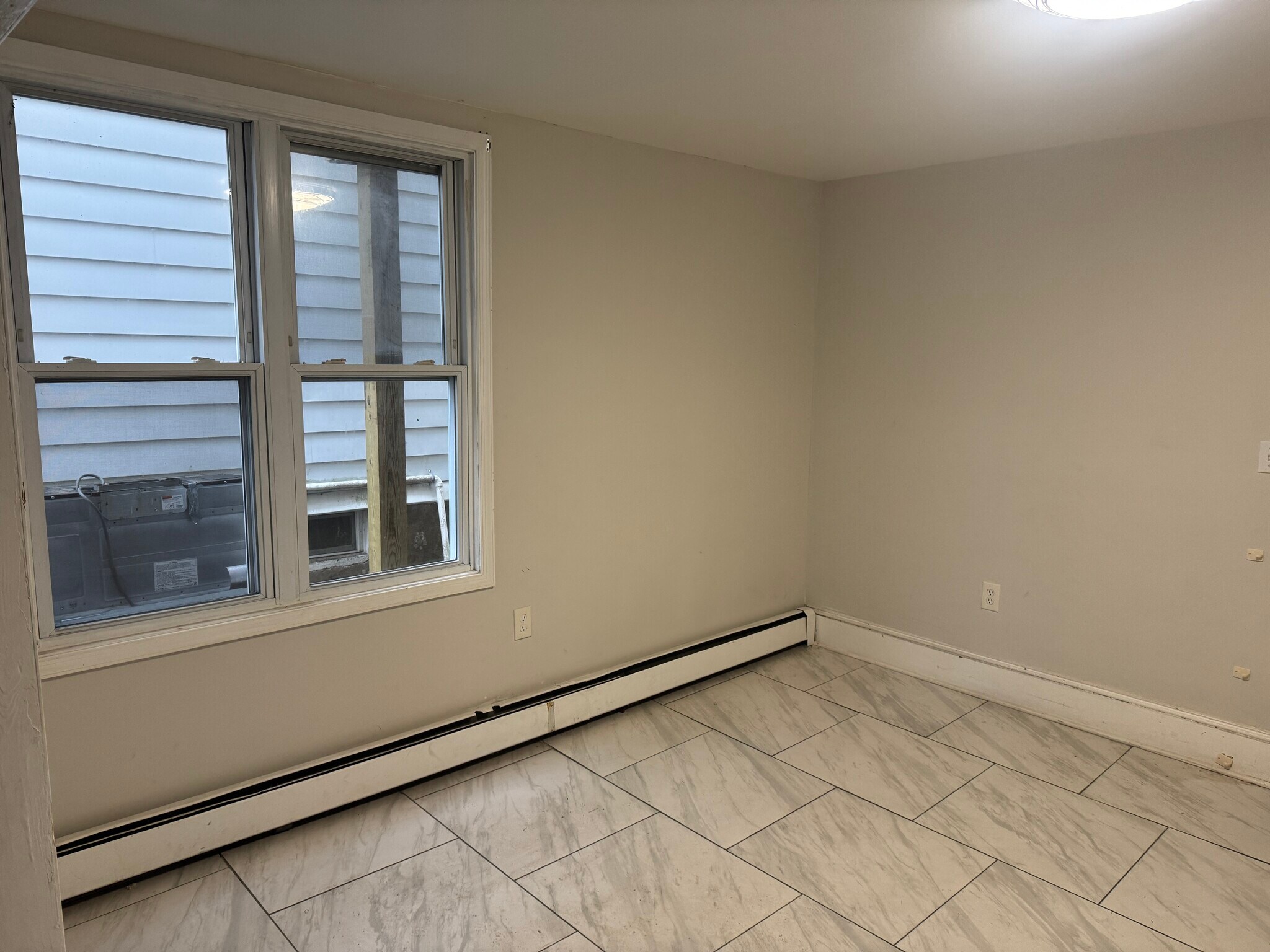 Building Photo - 1048 Birkbeck St