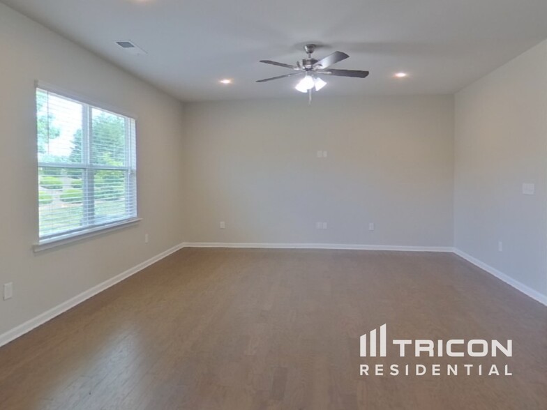 Building Photo - 280 Paulownia Cir