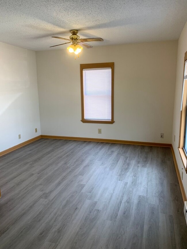Building Photo - Cozy Home Minutes From Downtown Waynesville