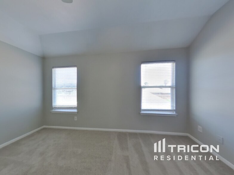 Building Photo - 6448 Mountain Pines Ln