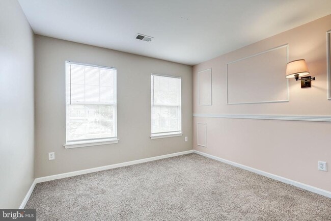 Building Photo - 151 Brynwood St