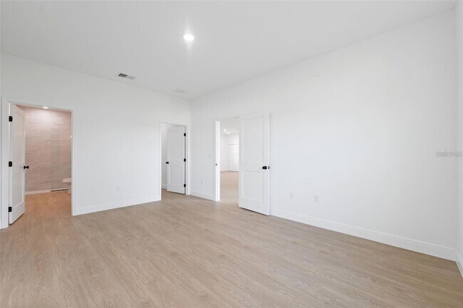 Building Photo - 4052 SW 132nd Ln