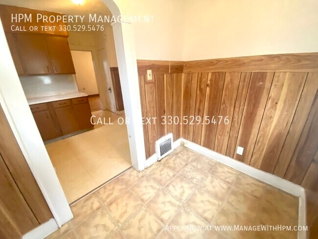 Building Photo - 2109 Woodland Ave NW