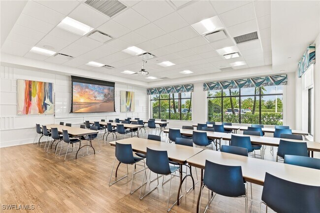 Building Photo - 12349 Dahlia Ct