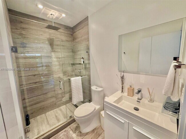 Building Photo - 1150 98th St