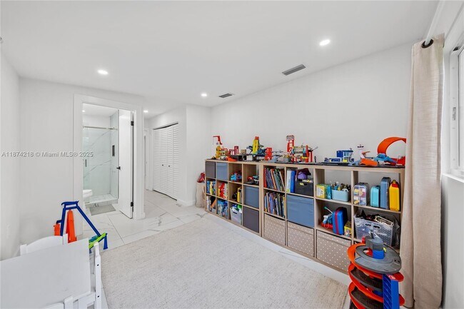 Building Photo - 11725 SW 81st Rd