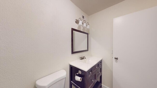 Building Photo - 356 E Desert Inn Rd