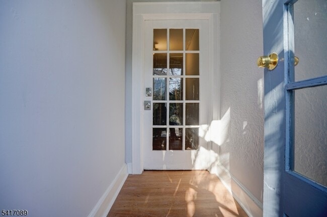 Building Photo - 29 Walnut St