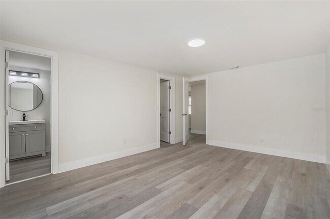 Building Photo - 15606 Allmand Dr