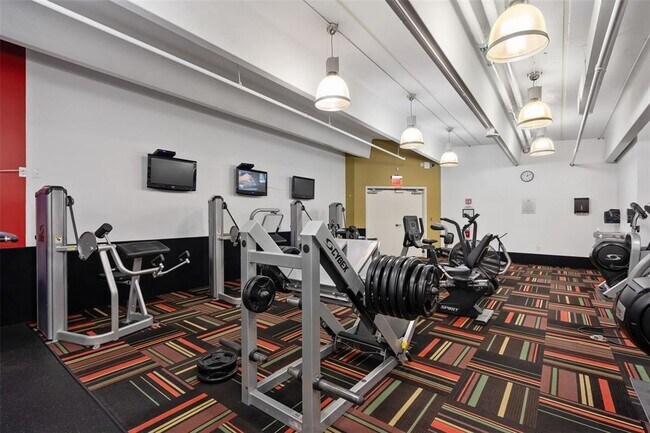 Building Photo - 101 S Eola Dr