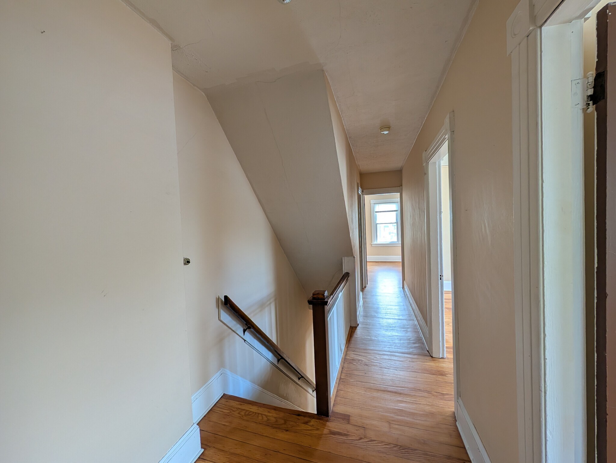 Building Photo - 24 Thompson Ct