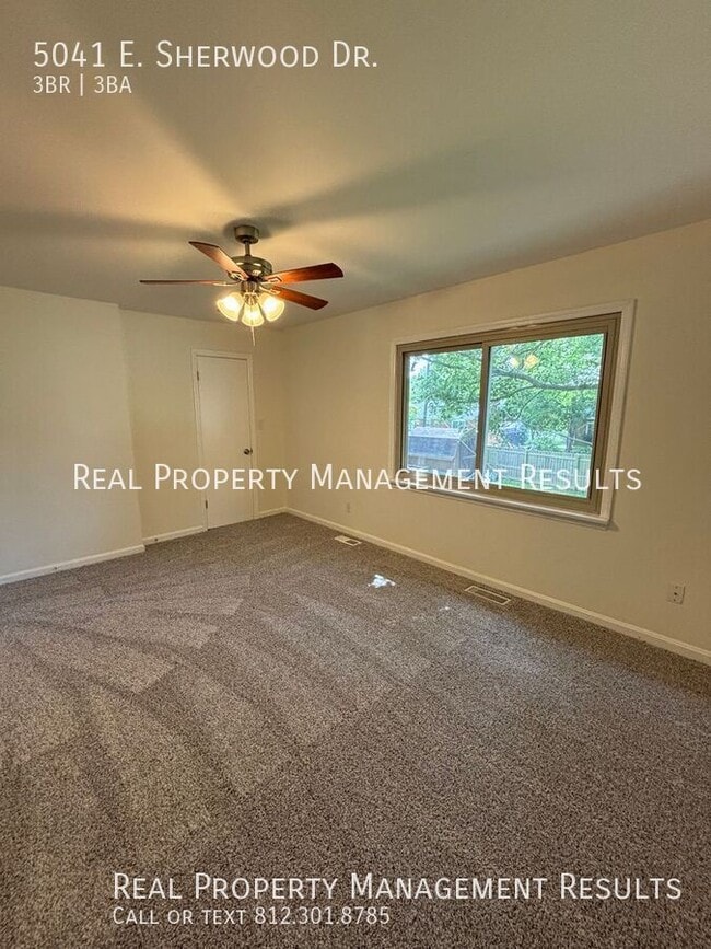 Building Photo - 5041 E Sherwood Dr
