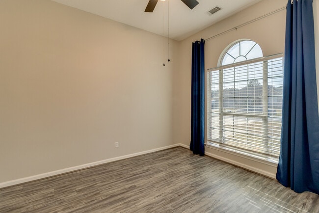 Building Photo - 19 Aquinnah Dr