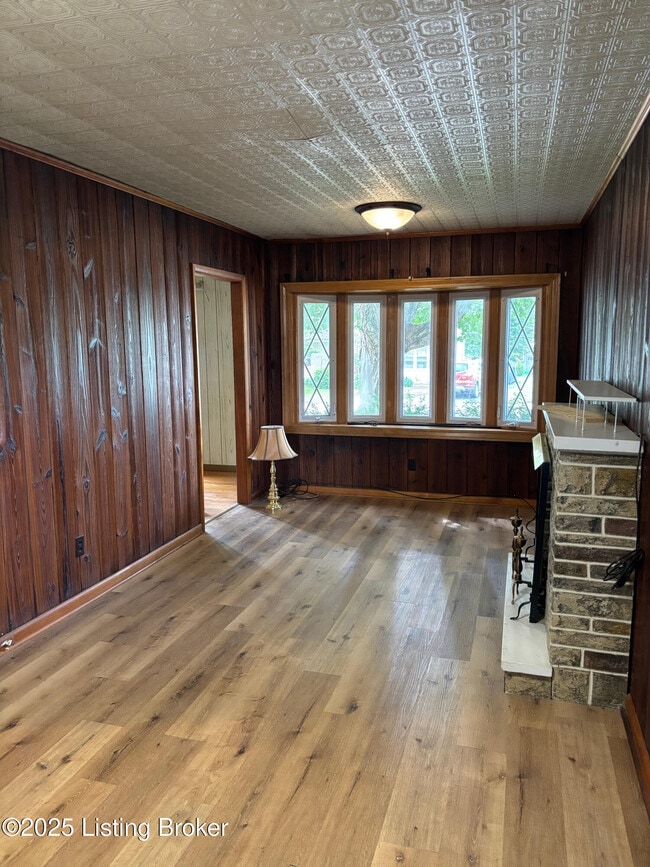 Building Photo - 516 Popp Ave