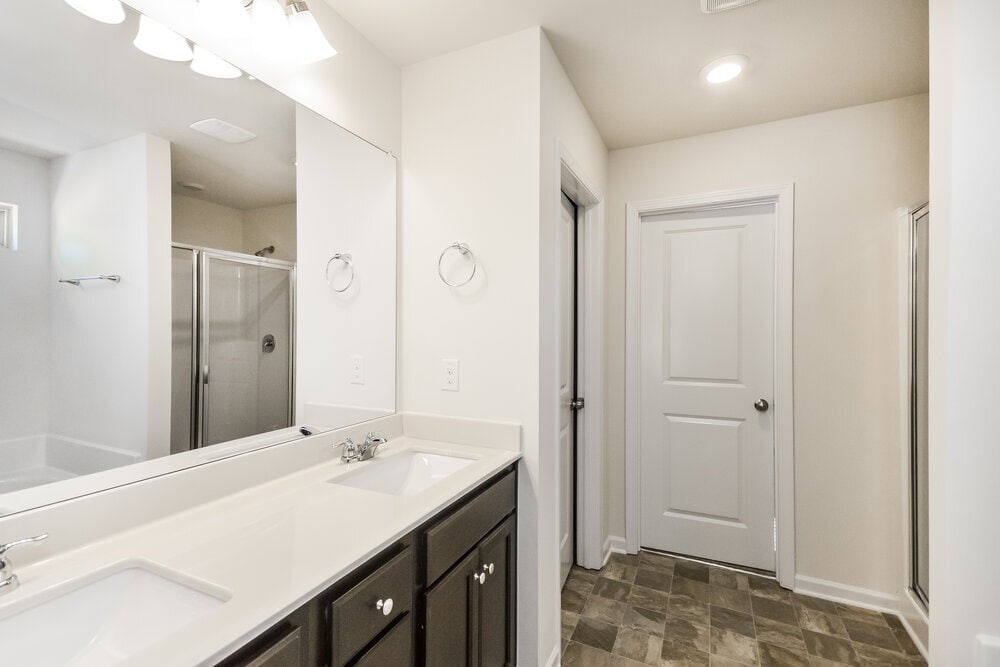 Building Photo - 637 Moorings Ave