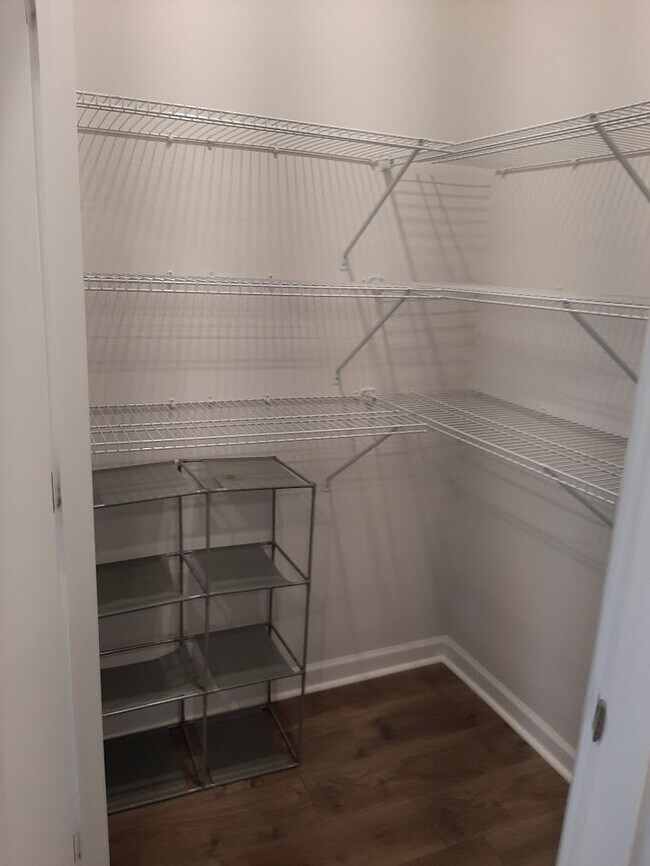 Building Photo - 3085 White Hbr Dr