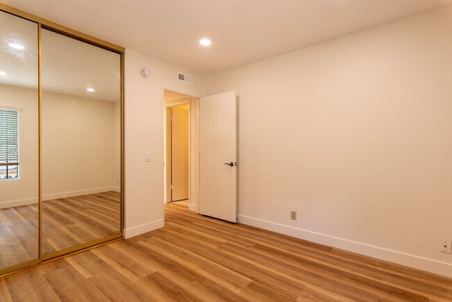 Building Photo - 4478 Via Pasear