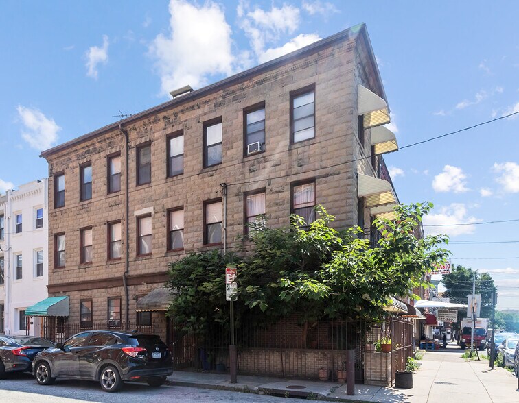 Building Photo - 921 Christian St
