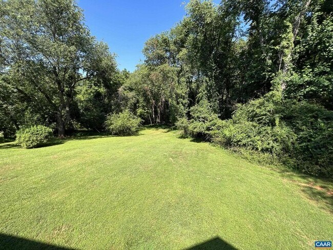 Building Photo - 2424 Holkham Dr