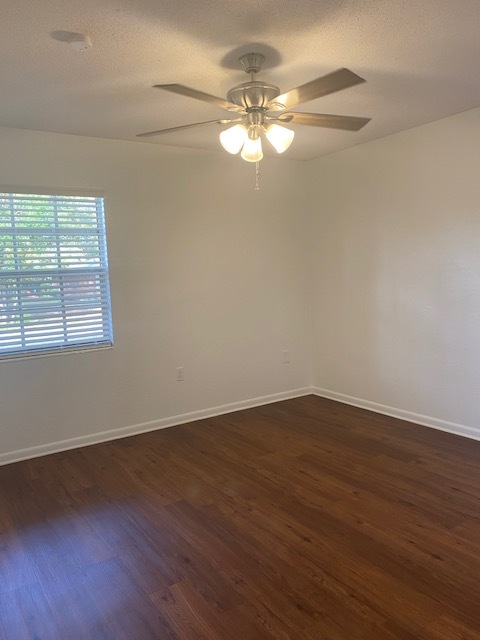 Building Photo - 3/2 in DeLand, quiet street, $2,200/monthly!