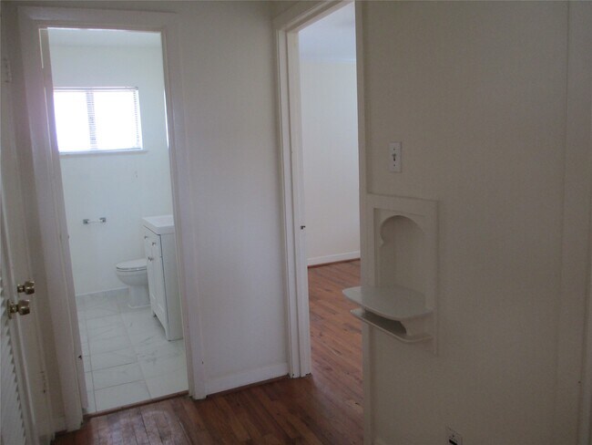 Building Photo - 3607 Murworth Dr