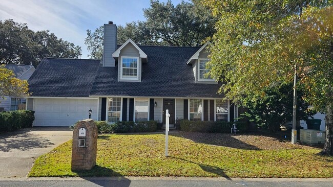 Primary Photo - 406 Parkwood Pl
