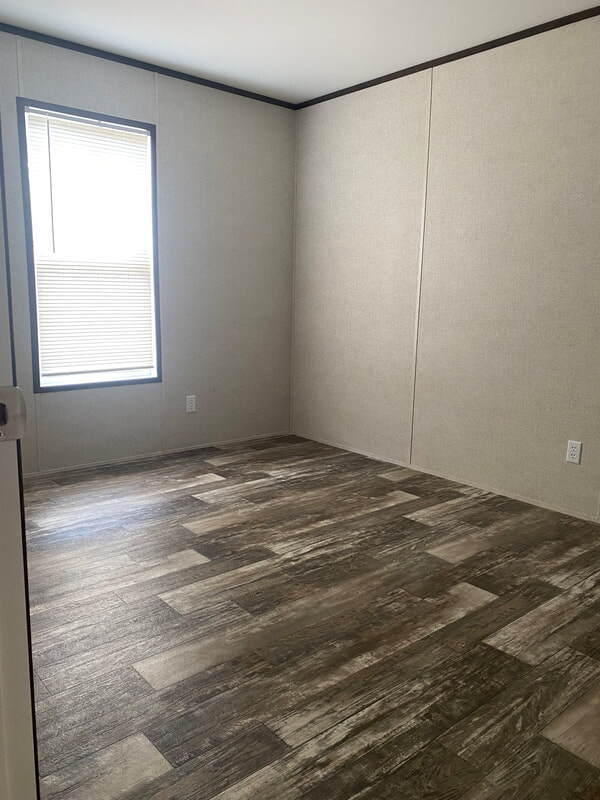 Building Photo - Wonderful, modern 3 bedroom 2 bath mobile