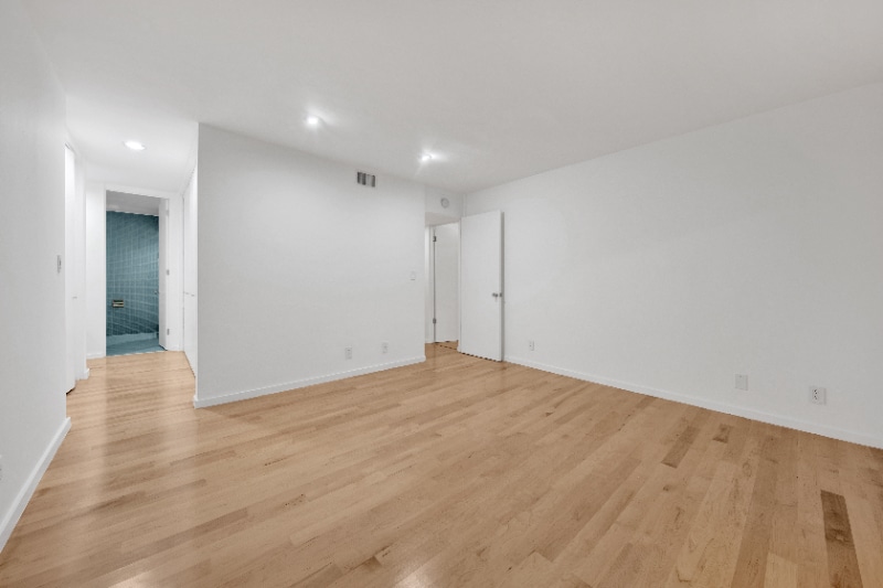 Building Photo - 1147 N Clark St