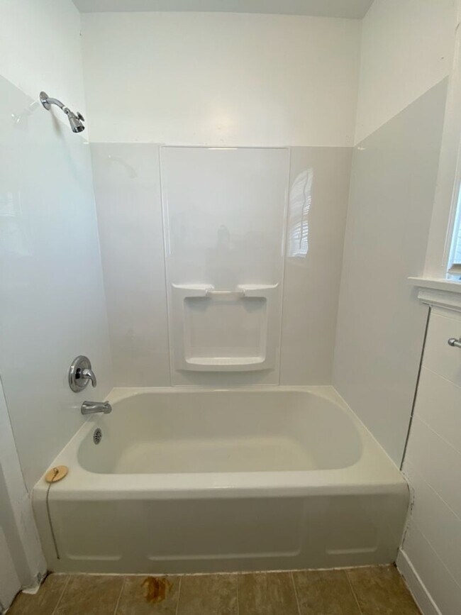 Building Photo - Charming 3 bed/1 bath home in Wenatchee!