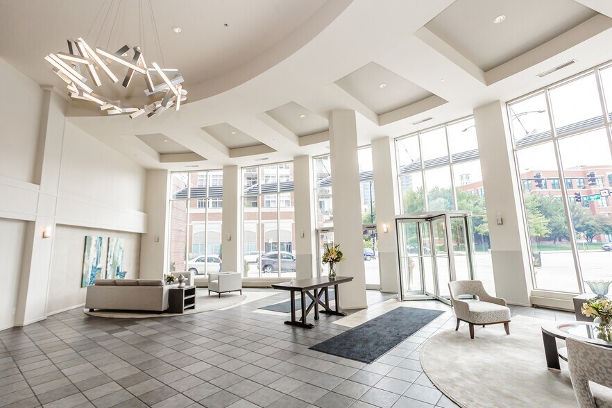 Lobby - 1000 W Adams St
