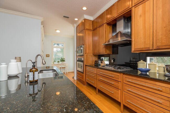 Building Photo - 313 S Forest Dune Dr