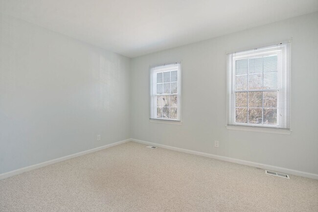 Building Photo - Close to UNC - 2 bedroom available now!