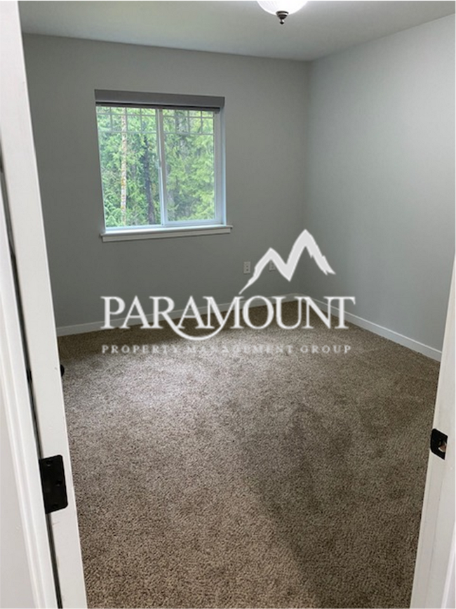 Building Photo - Beautiful 3 Bed/2 Bath Rambler Awaits!